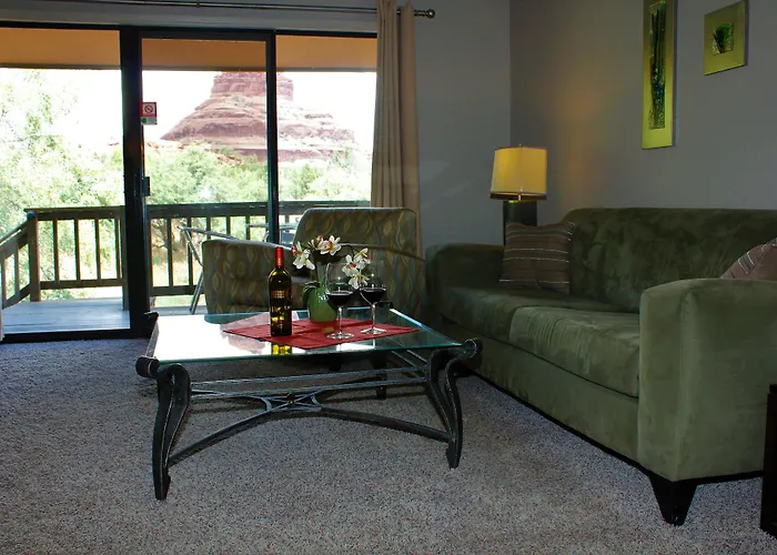 Adobe Village Inn 4*