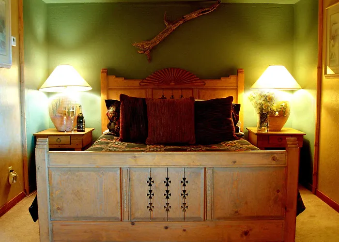 Adobe Village Inn 4*
