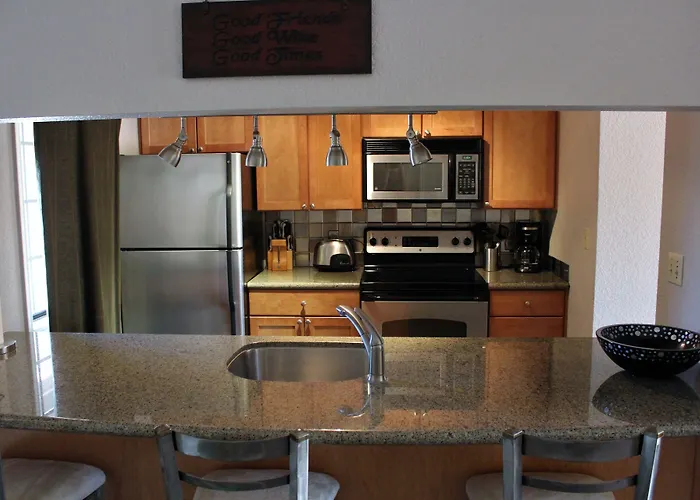 Adobe Village Inn 4*