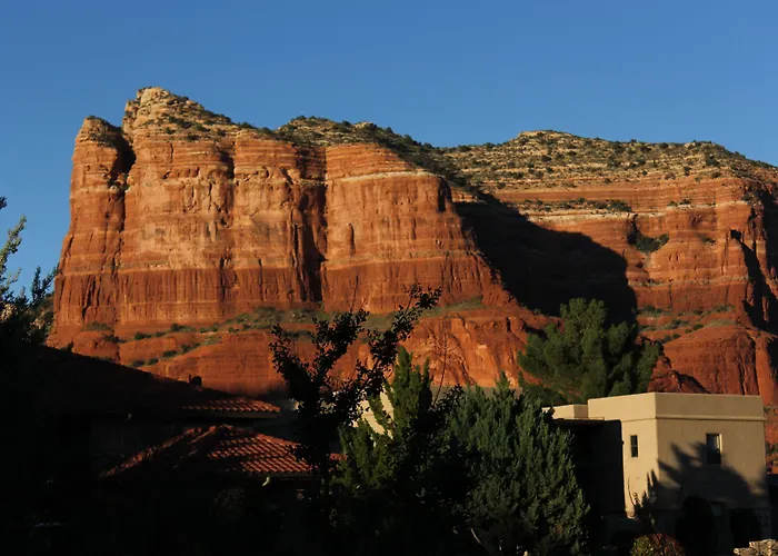 Adobe Village Inn 4*